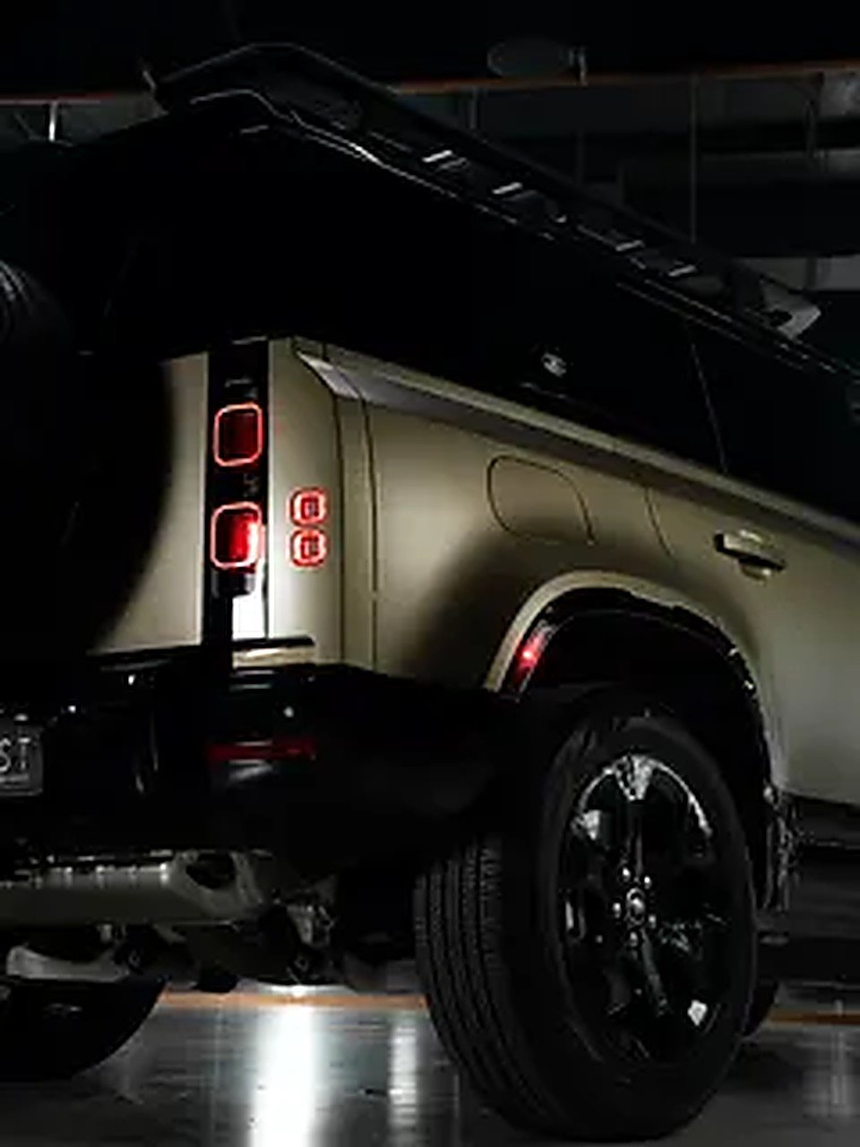 2024 Land Rover Defender for Rent in Al Quoz Industrial Area 3 photo 4