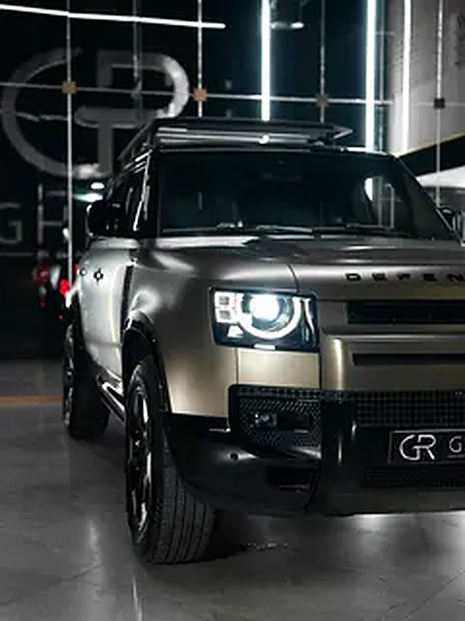 2024 Land Rover Defender for Rent in Al Quoz Industrial Area 3 photo 7