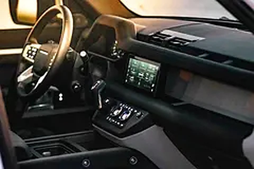 2024 Land Rover Defender for Rent in Al Quoz 4 photo 7