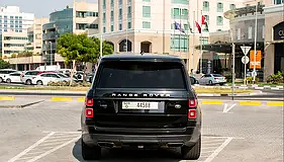 2020 Land Rover Range Rover for Rent in Al Hudaiba photo 6