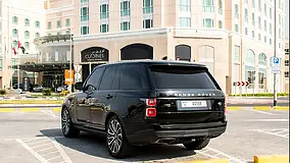 2020 Land Rover Range Rover for Rent in Al Hudaiba photo 7