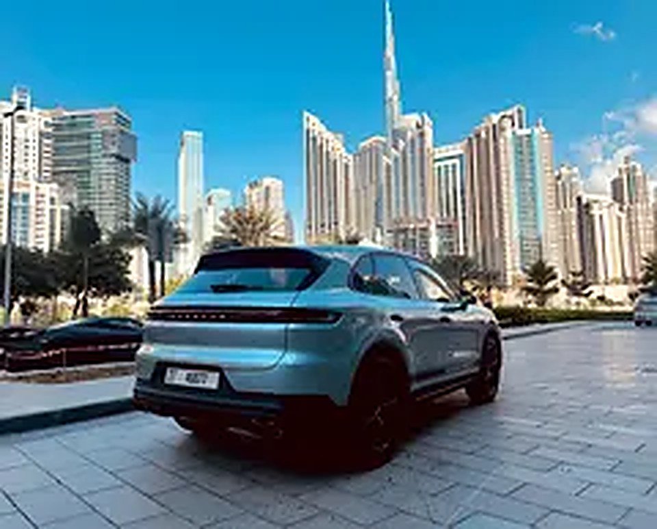 2025 Porsche Cayenne for Rent in Business Bay photo 3