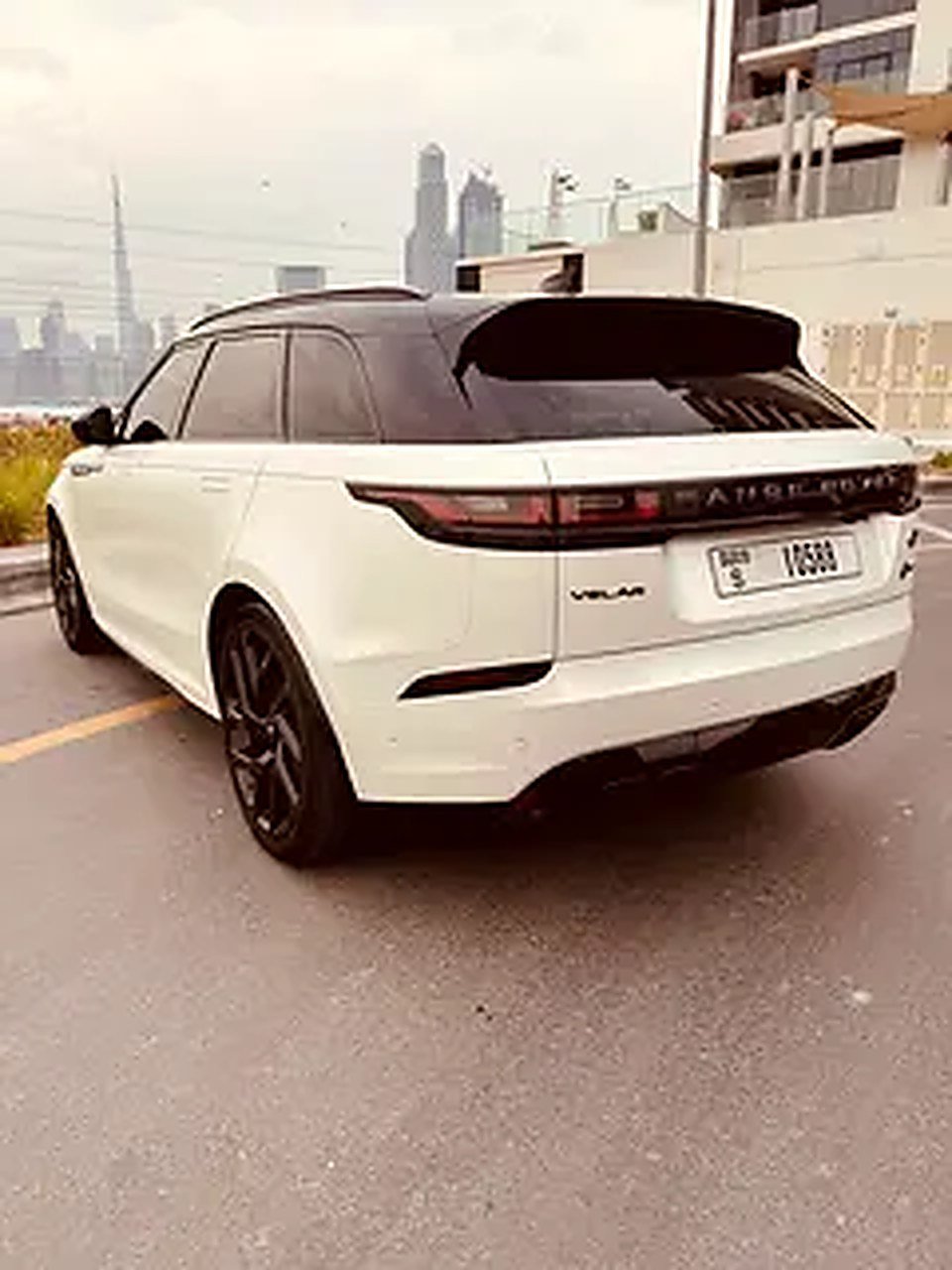 2021 Land Rover Range Rover Velar for Rent in Oud Metha (White) photo 3