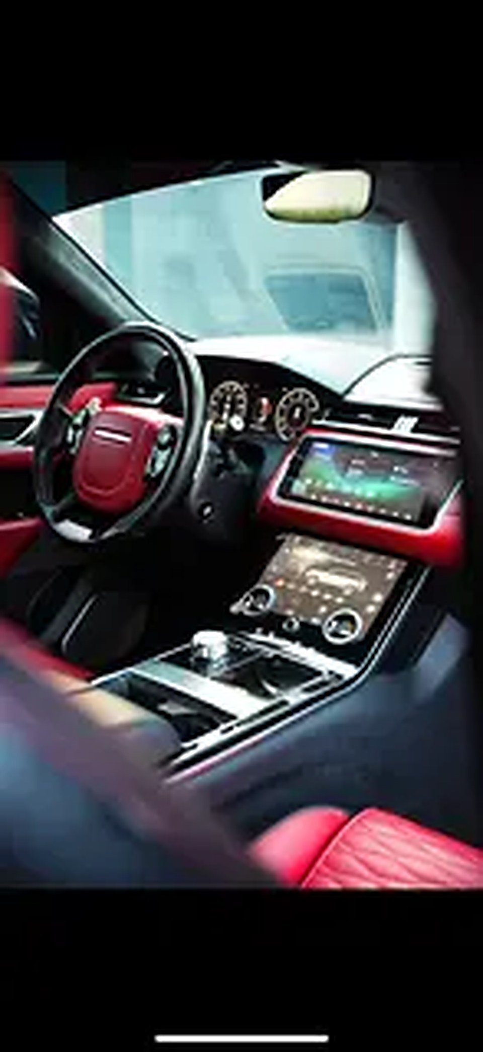 2021 Land Rover Range Rover Velar for Rent in Oud Metha (White) photo 6