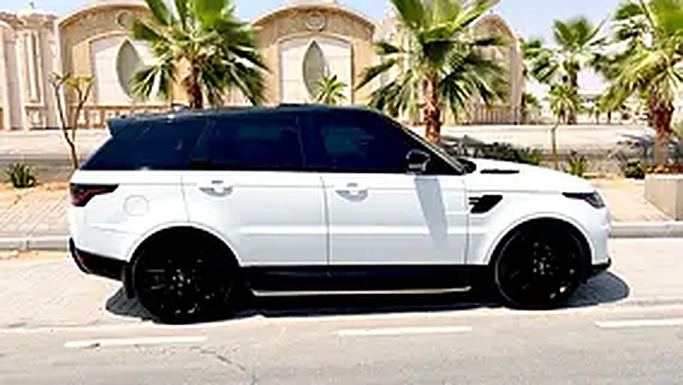 2022 Land Rover Range Rover Sport for Rent in Oud Metha photo 2