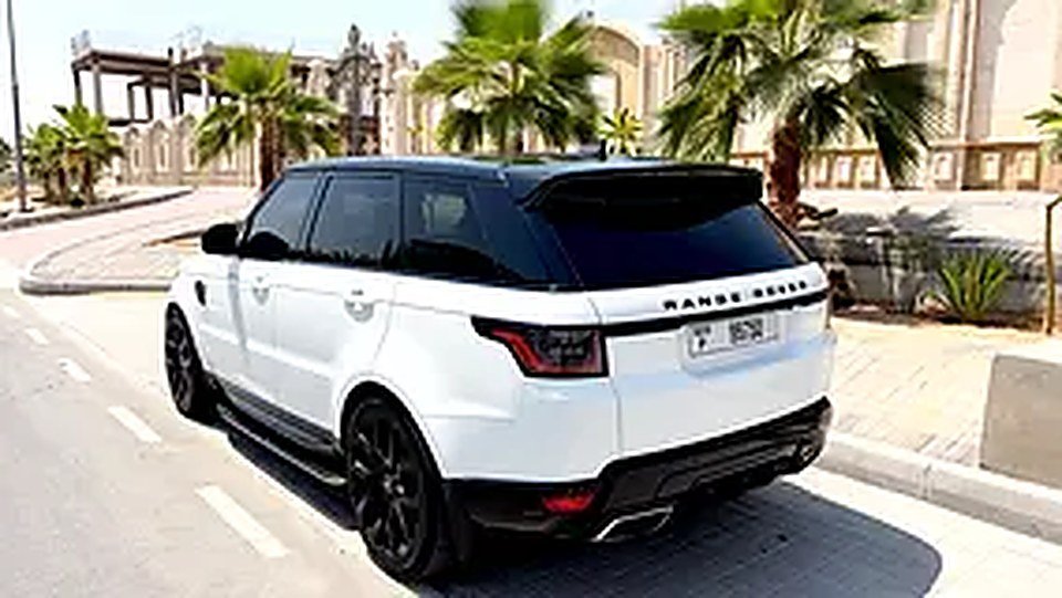 2022 Land Rover Range Rover Sport for Rent in Oud Metha photo 4