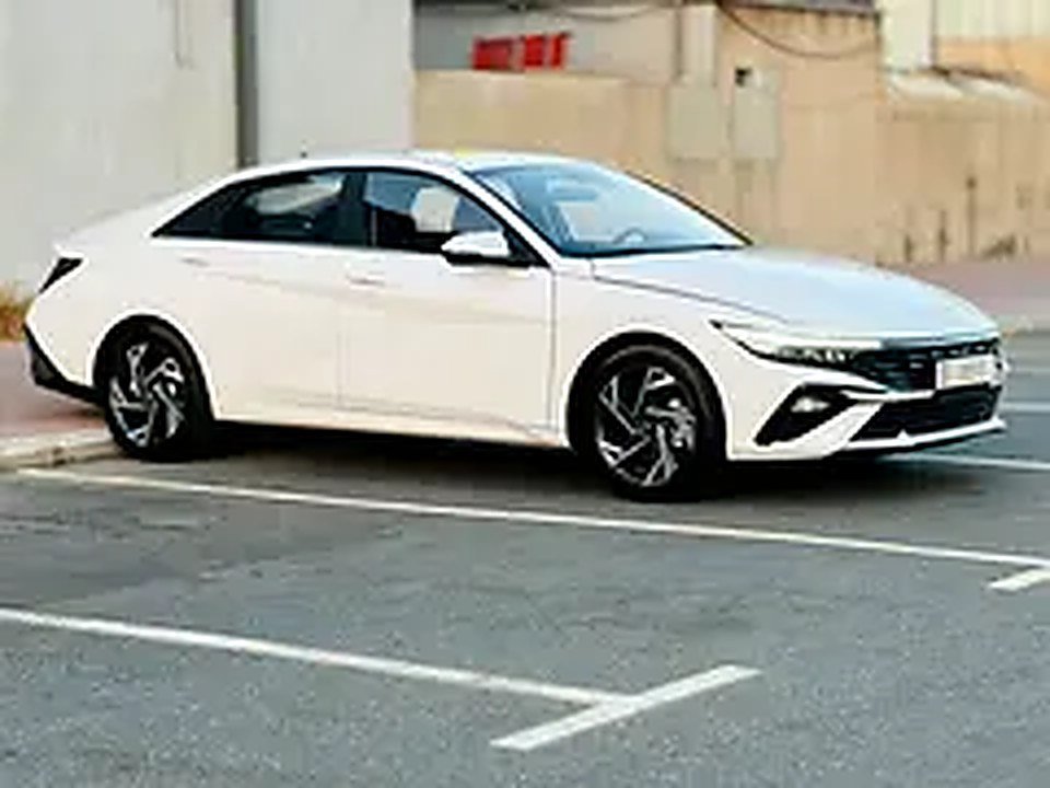 2025 Hyundai Elantra for Rent in Sheikh Zayed Road photo 5