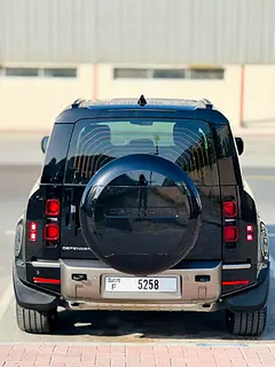 2025 Land Rover Defender for Rent in Sheikh Zayed Road photo 4