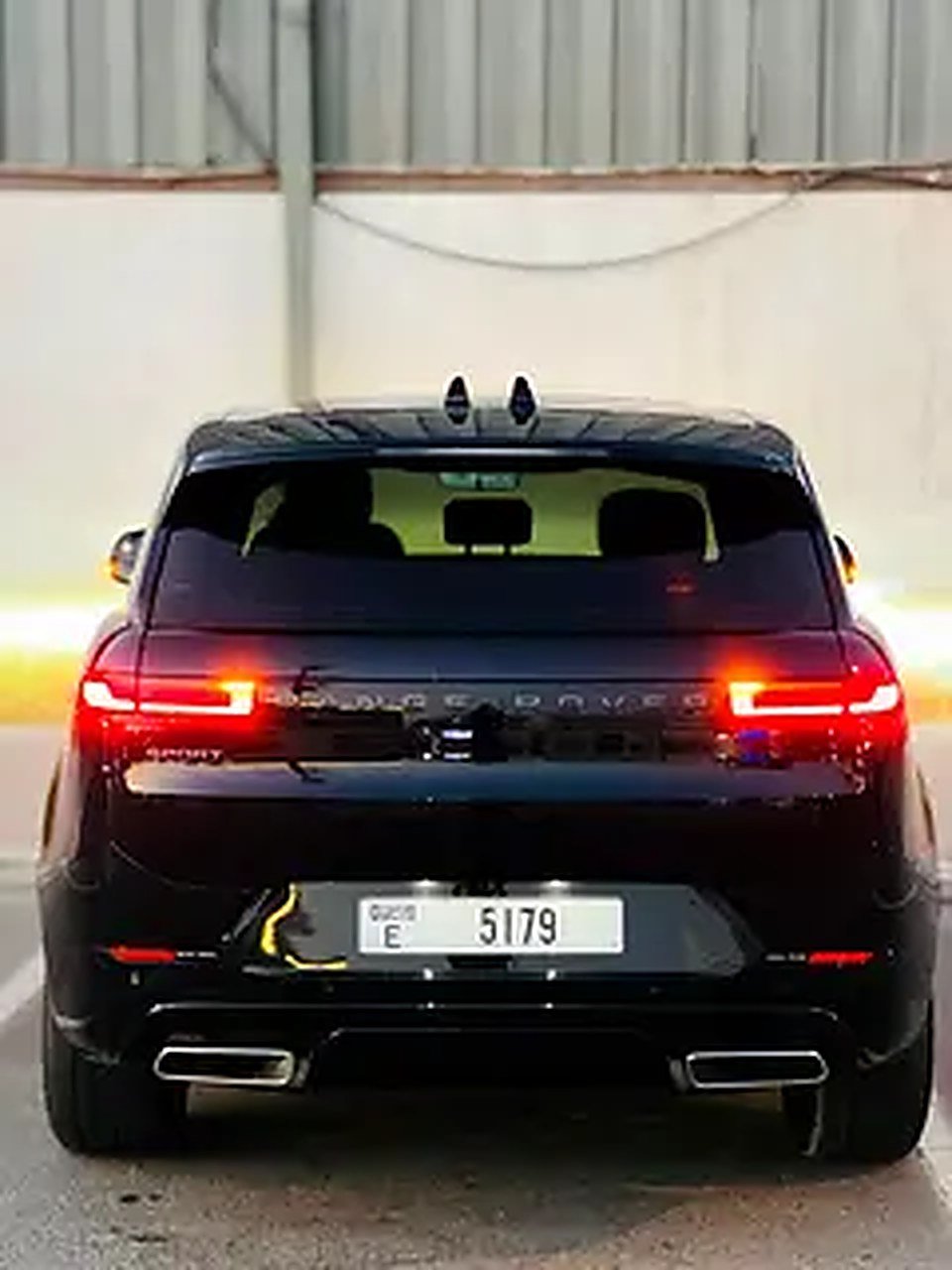 2025 Land Rover Range Rover Sport for Rent in Sheikh Zayed Road photo 3