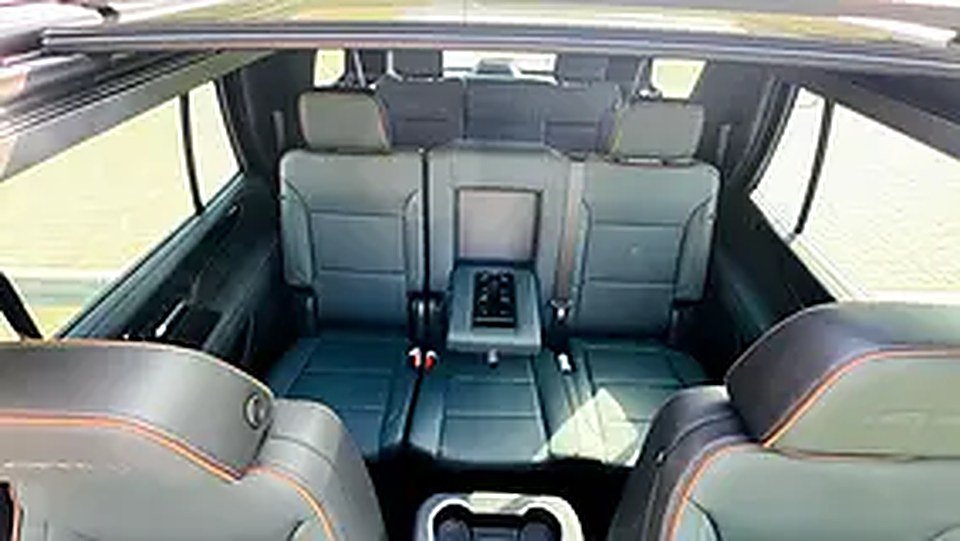 2025 GMC Yukon for Rent in Sheikh Zayed Road photo 4