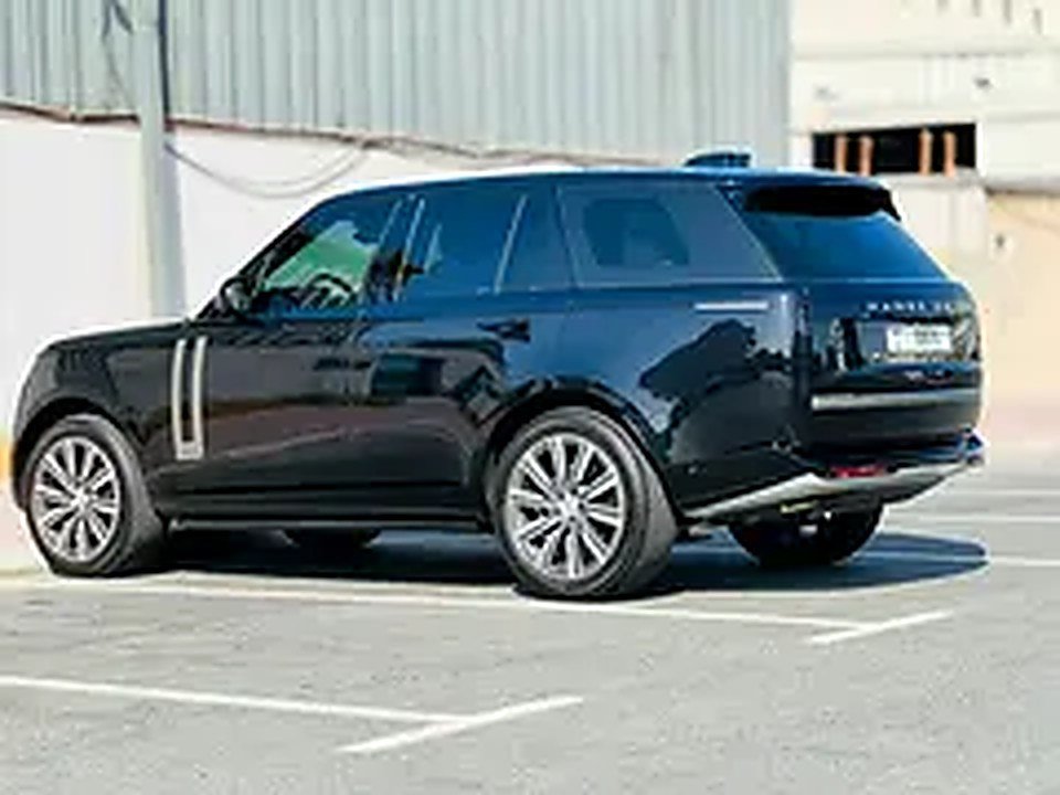 2025 Land Rover Range Rover for Rent in Sheikh Zayed Road photo 3