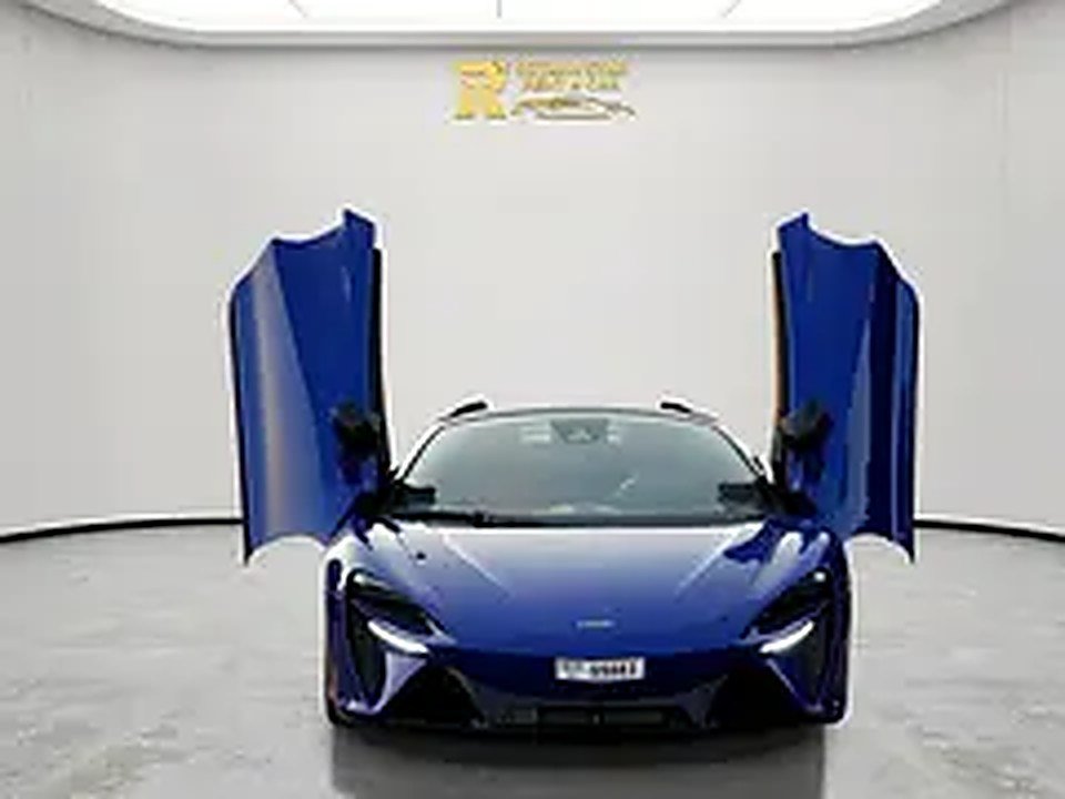 2025 McLaren Artura for Rent in Al Barsha 1 photo 3