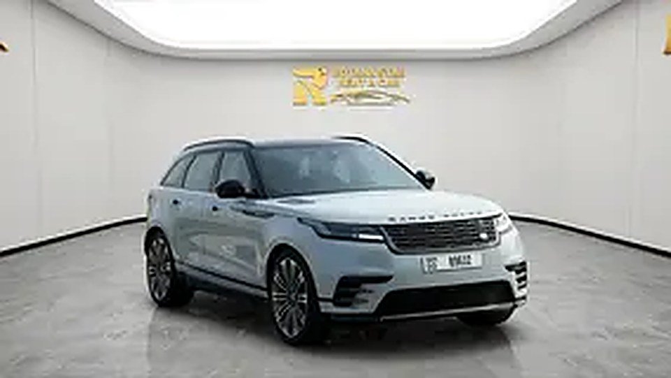 2025 Land Rover Range Rover Velar for Rent in Al Barsha 1 photo 3