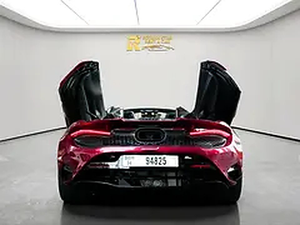 2024 McLaren 750S for Rent in Al Barsha 1 photo 3