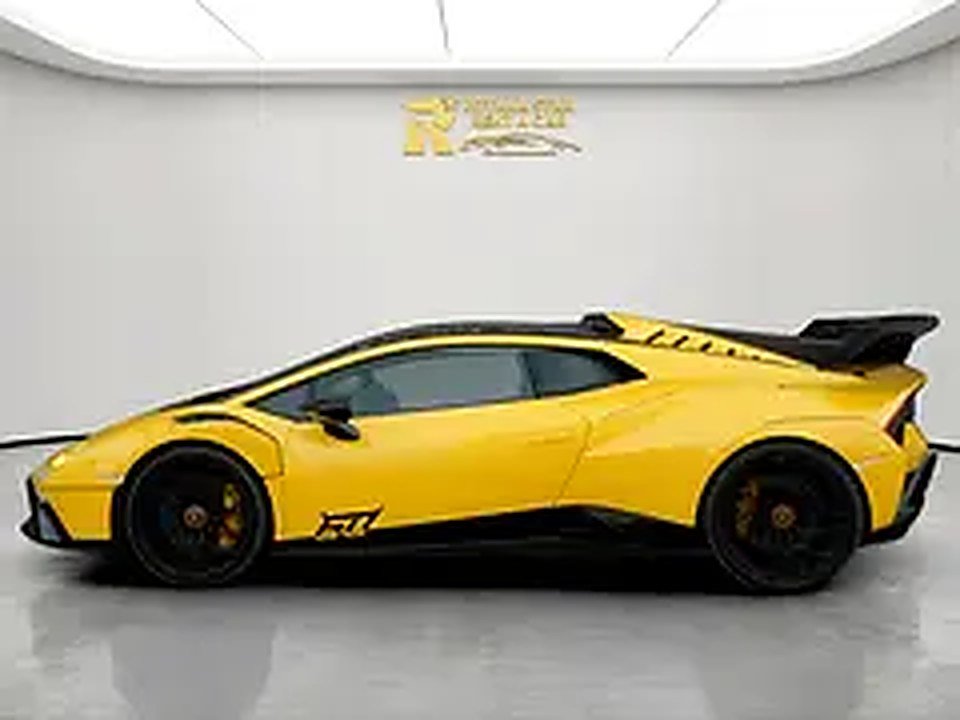 2021 Lamborghini Aventador S for Rent in Al Barsha 1 photo 2