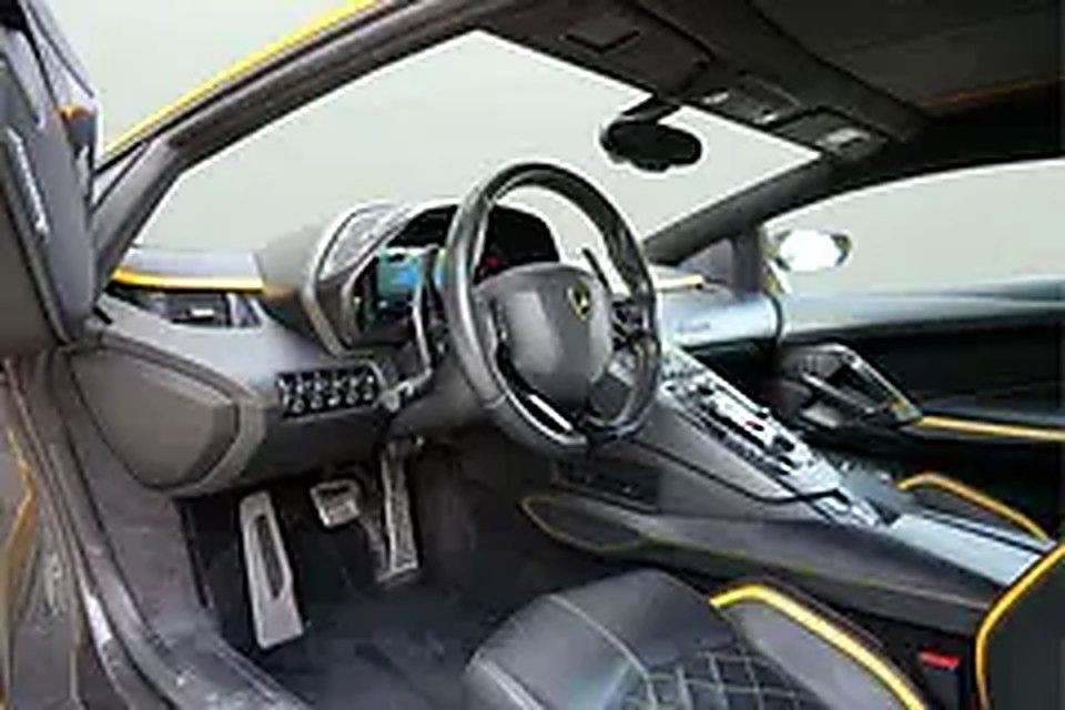 2021 Lamborghini Aventador S for Rent in Al Barsha 1 photo 4