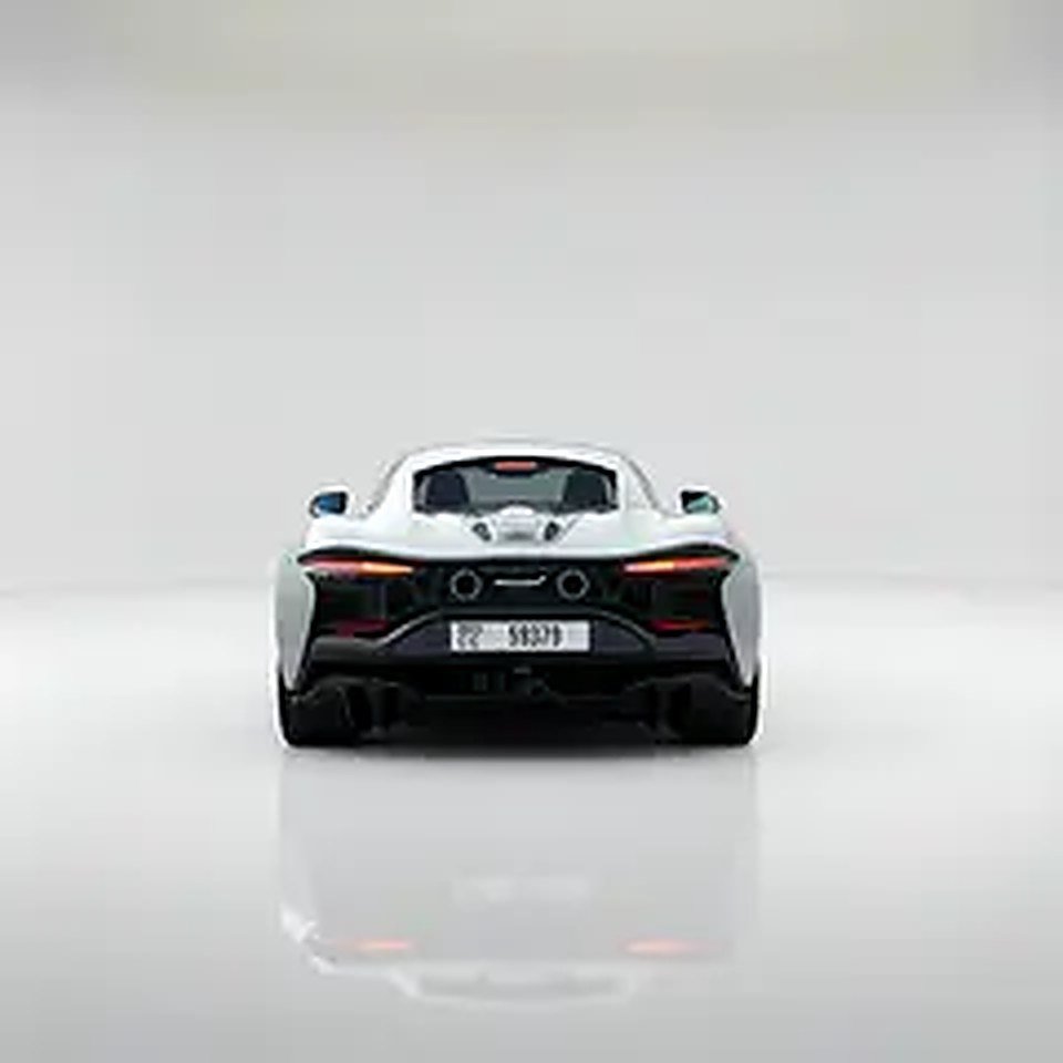 2023 McLaren Artura for Rent in Al Barsha 1 photo 4
