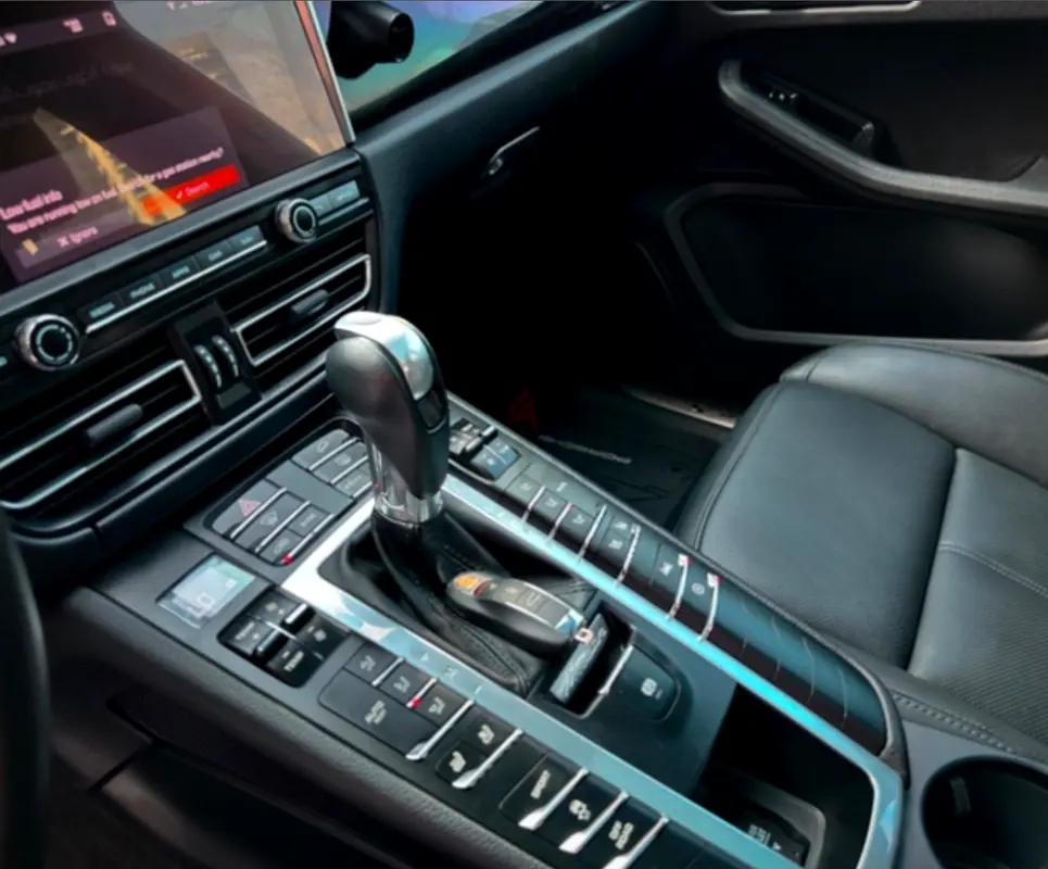 2021 Porsche Macan for Rent in Palm Jumeirah photo 7