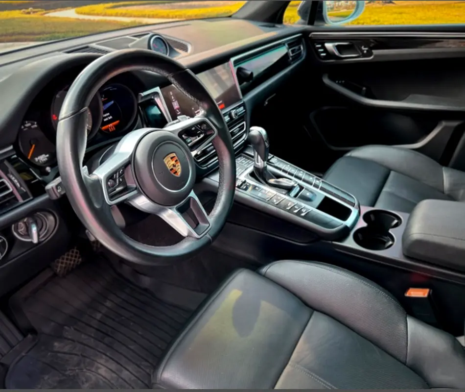 2021 Porsche Macan for Rent in Palm Jumeirah photo 8