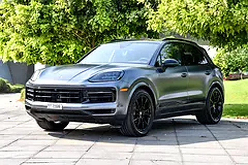 2024 Porsche Cayenne for Rent in Palm Jumeirah photo 2