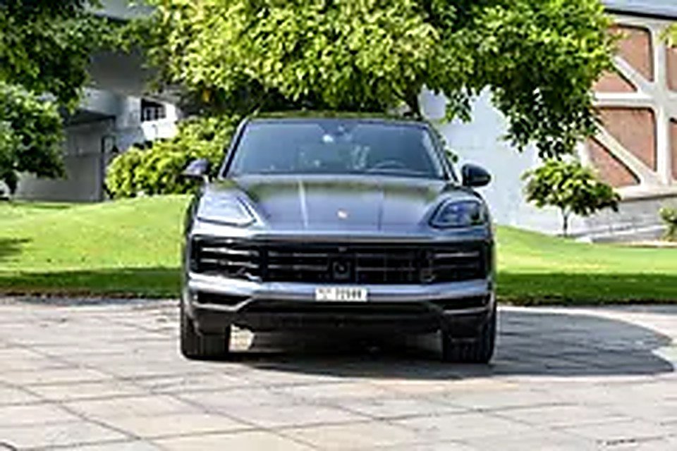 2024 Porsche Cayenne for Rent in Palm Jumeirah photo 5