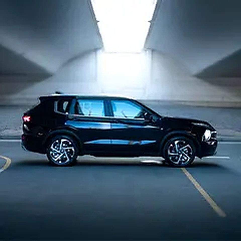 2025 Mitsubishi Outlander for Rent in Jumeirah Lake Towers (JLT) photo 2