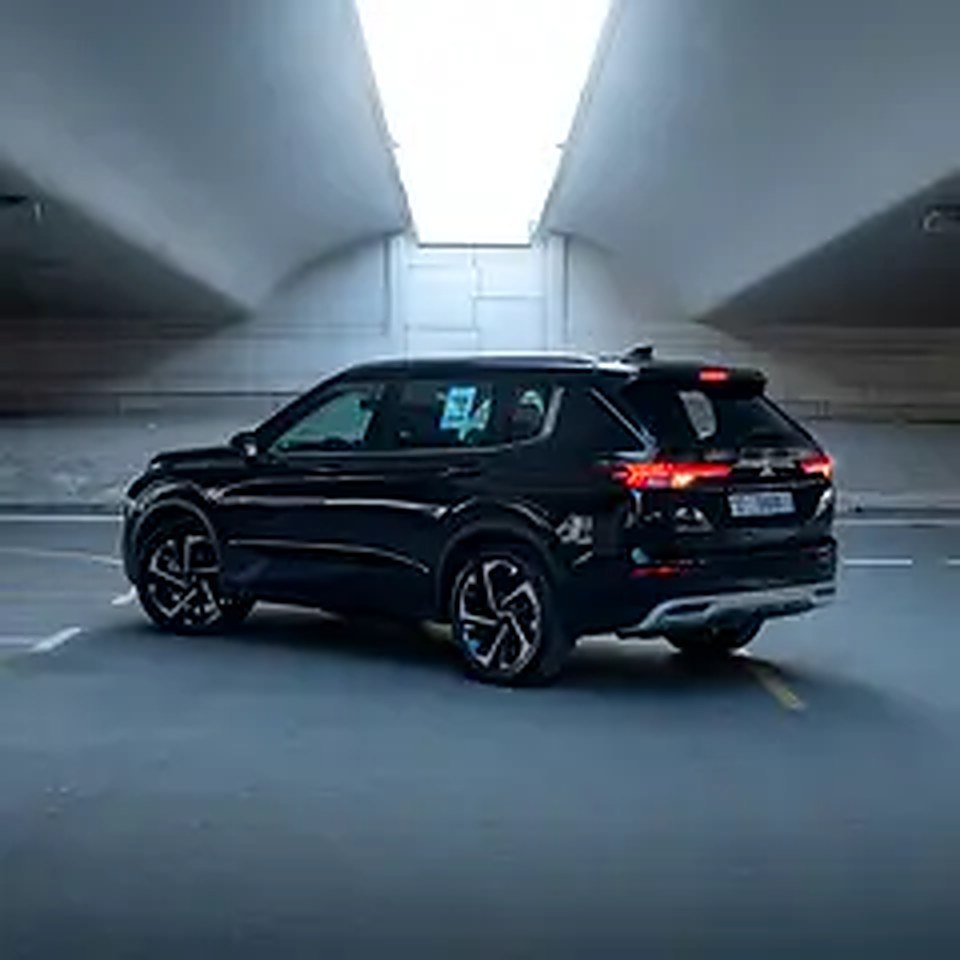 2025 Mitsubishi Outlander for Rent in Jumeirah Lake Towers (JLT) photo 4