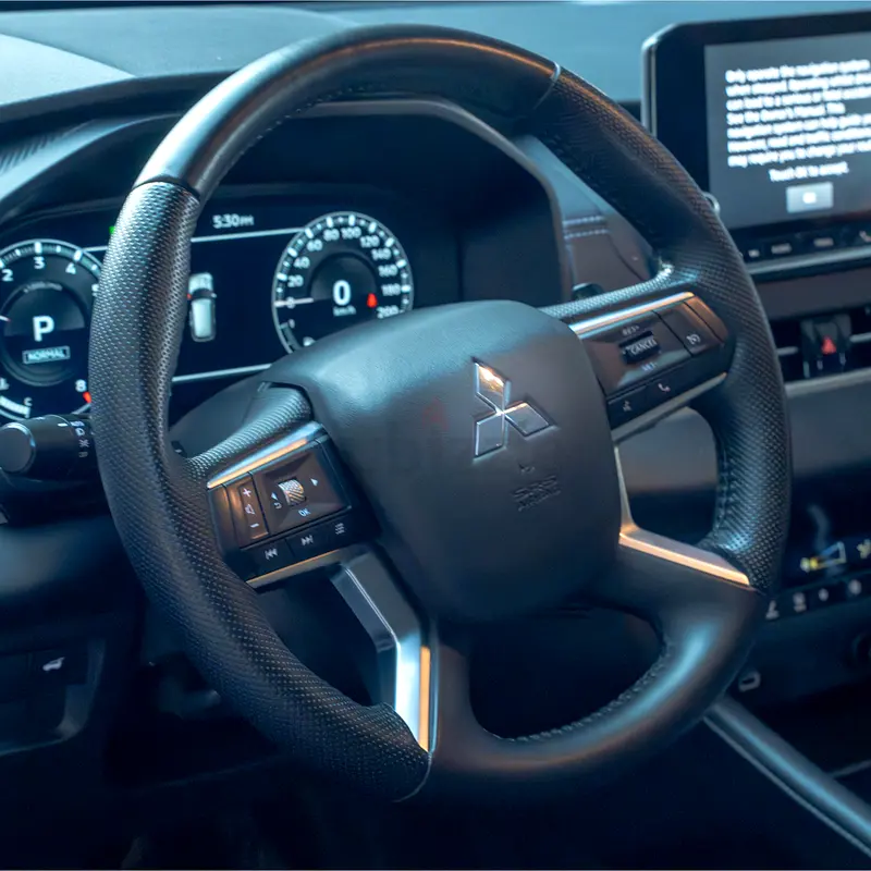 2025 Mitsubishi Outlander for Rent in Jumeirah Lake Towers (JLT) photo 5