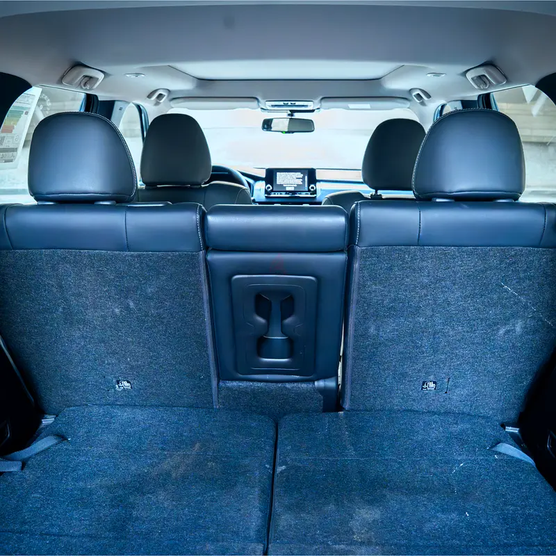 2025 Mitsubishi Outlander for Rent in Jumeirah Lake Towers (JLT) photo 8