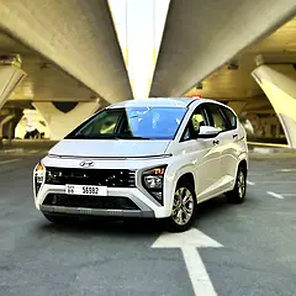 2025 Hyundai Stargazer for Rent in Jumeirah Lake Towers (JLT) photo 3