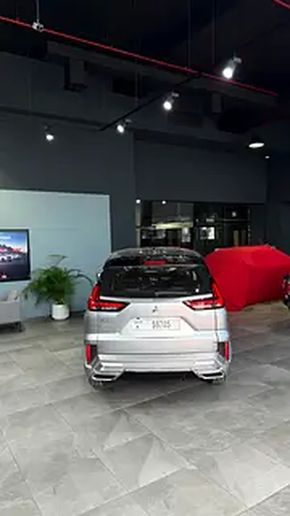2025 Mitsubishi Xpander for Rent in Jumeirah Lake Towers (JLT) (Silver) photo 4