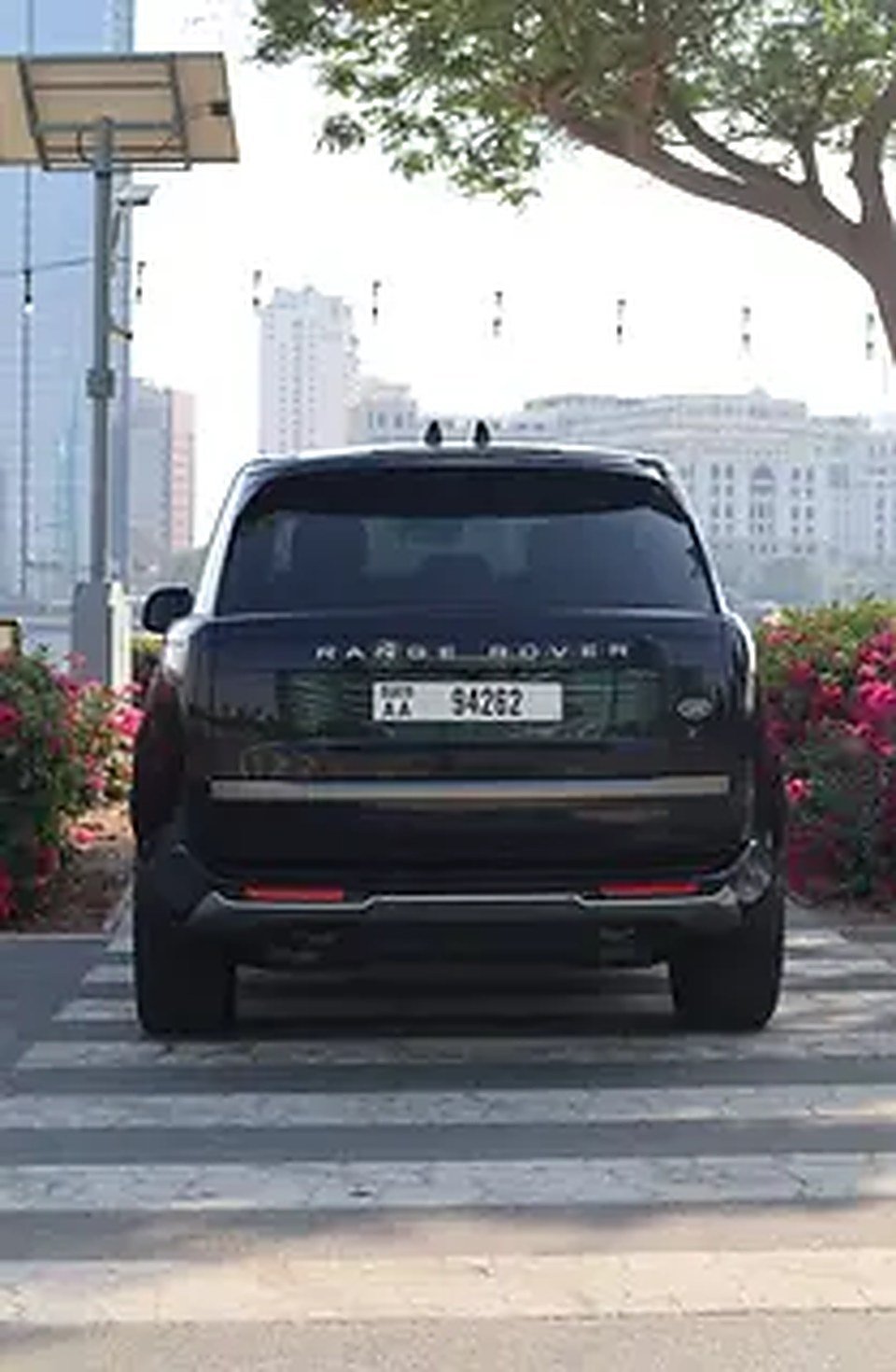2023 Land Rover Range Rover for Rent in Al Garhoud photo 6