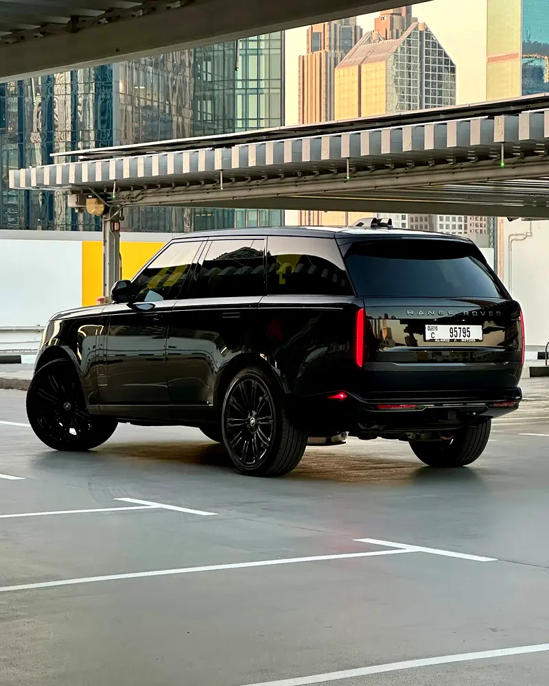 2025 Land Rover Range Rover for Rent in Business Bay (Black) photo 2