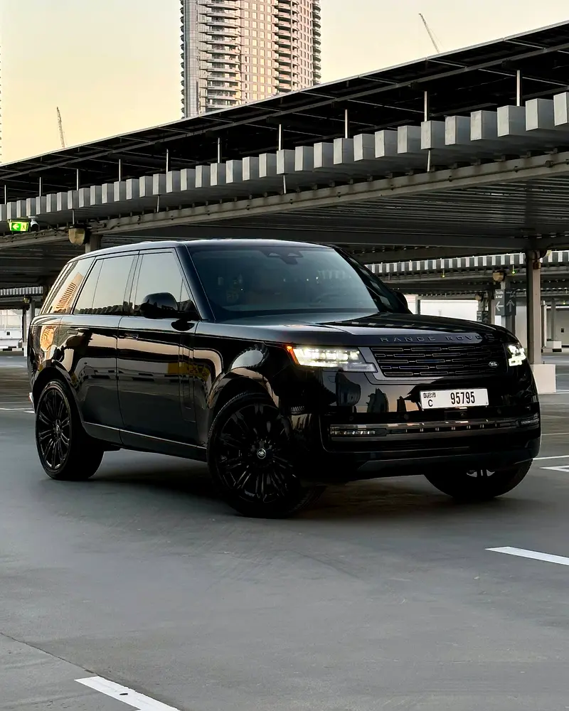 2025 Land Rover Range Rover for Rent in Business Bay (Black) photo 3