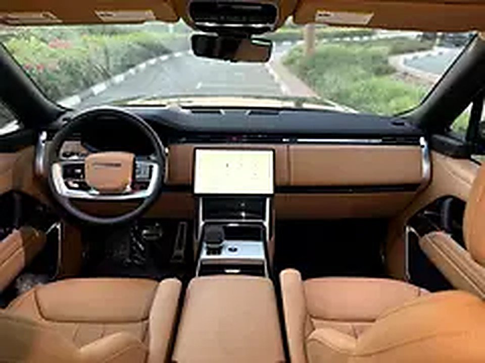 2025 Land Rover Range Rover for Rent in Business Bay (Black) photo 6