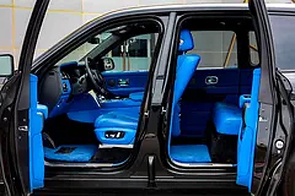 2024 Rolls-Royce Cullinan for Rent in Palm Jumeirah photo 3