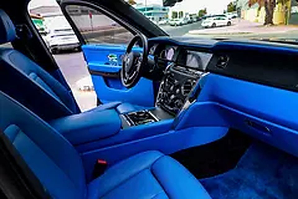 2024 Rolls-Royce Cullinan for Rent in Palm Jumeirah photo 4
