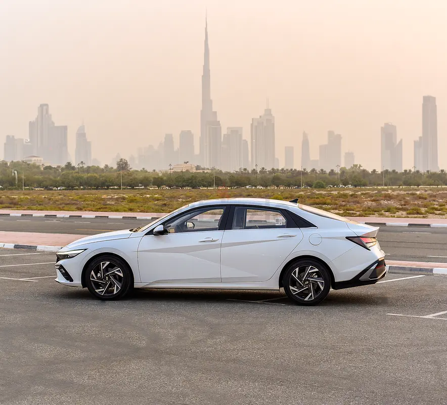 2024 Hyundai Elantra for Rent in Al Garhoud photo 4