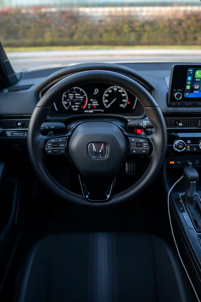 2025 Honda Civic for Rent in Deira photo 9