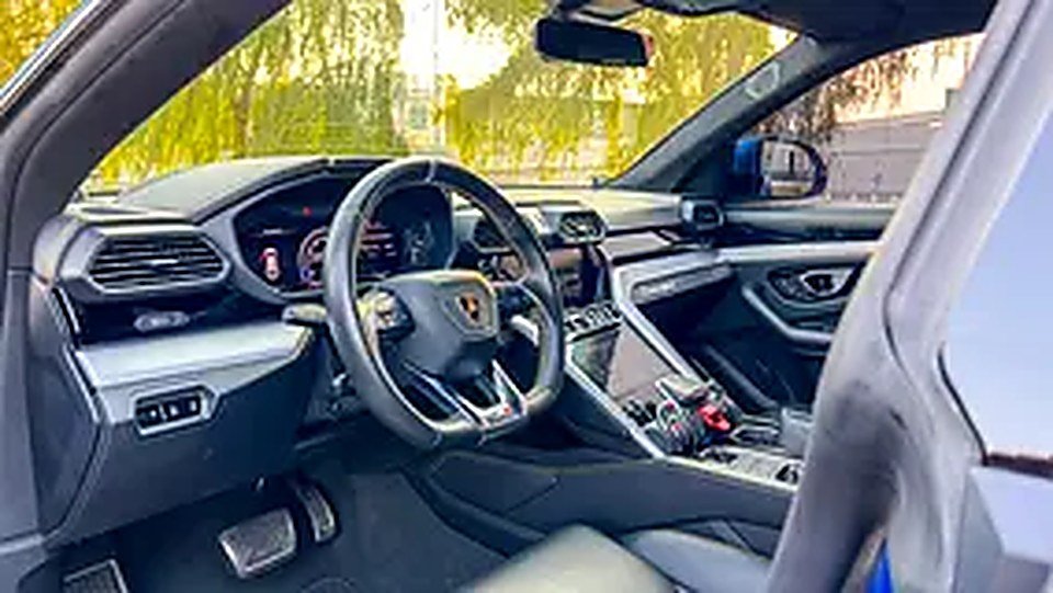 2022 Lamborghini Urus for Rent in Al Quoz 3 (Blue) photo 3