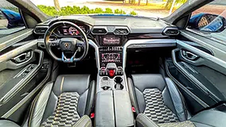 2022 Lamborghini Urus for Rent in Al Quoz 3 (Blue) photo 4