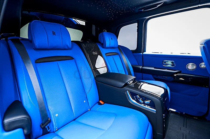 Rent 2024 Rolls-Royce Cullinan Black with Blue Interior in Dubai photo 7