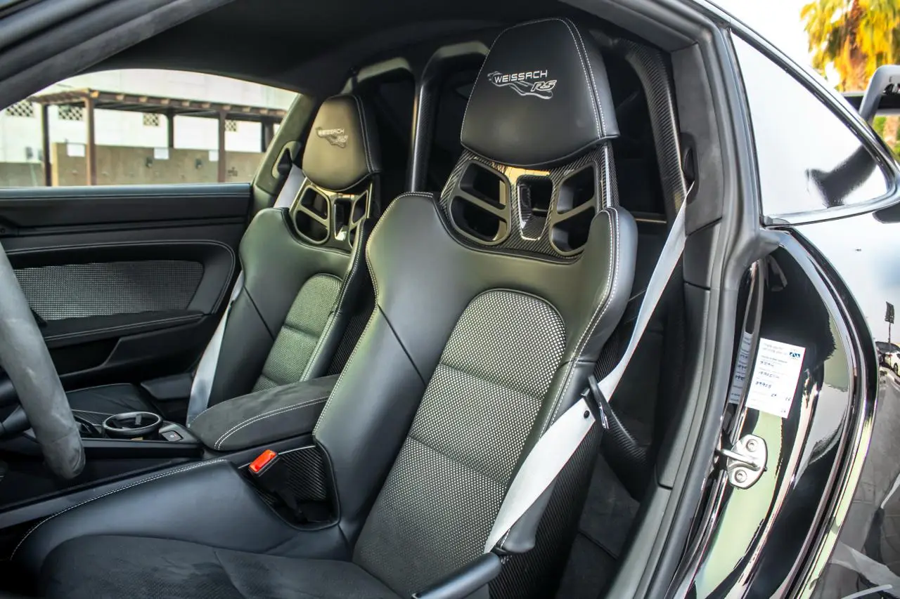 Hire 2023 Porsche 911 GT3 RS Black in Dubai photo 3