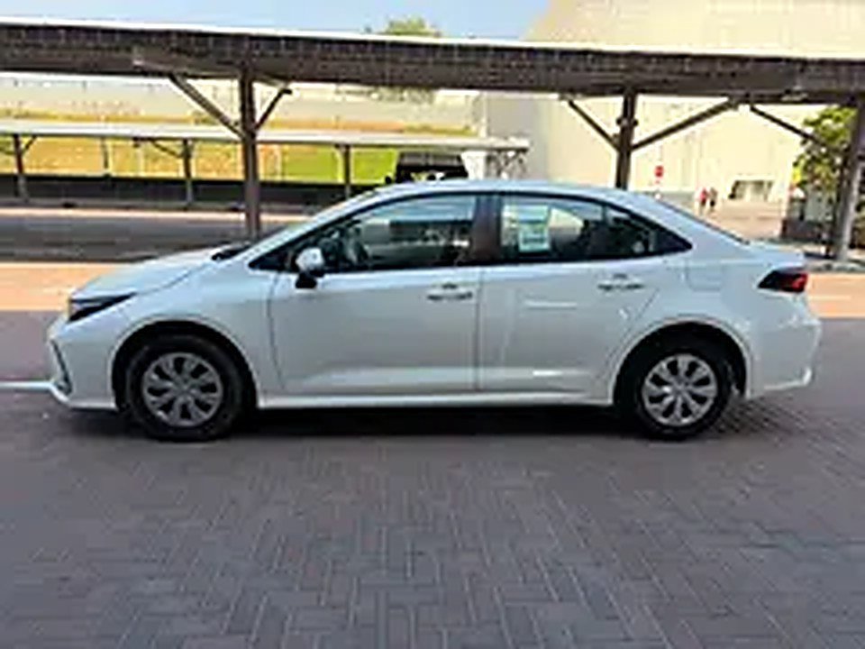 2025 Toyota Corolla for Rent in Business Bay (White, Automatic, 5 Seater, FALCON STAR) photo 3