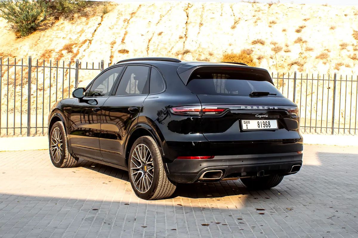 2023 Porsche Cayenne for Rent in Motor City photo 4