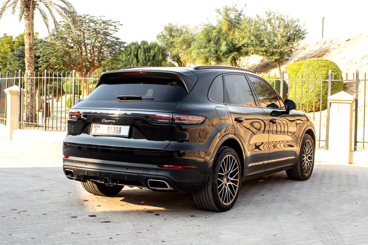 2023 Porsche Cayenne for Rent in Motor City photo 5