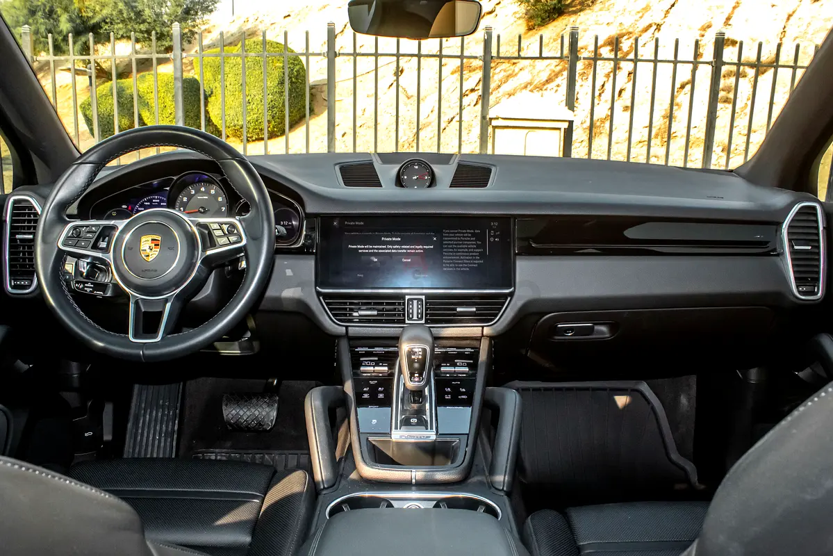 2023 Porsche Cayenne for Rent in Motor City photo 8