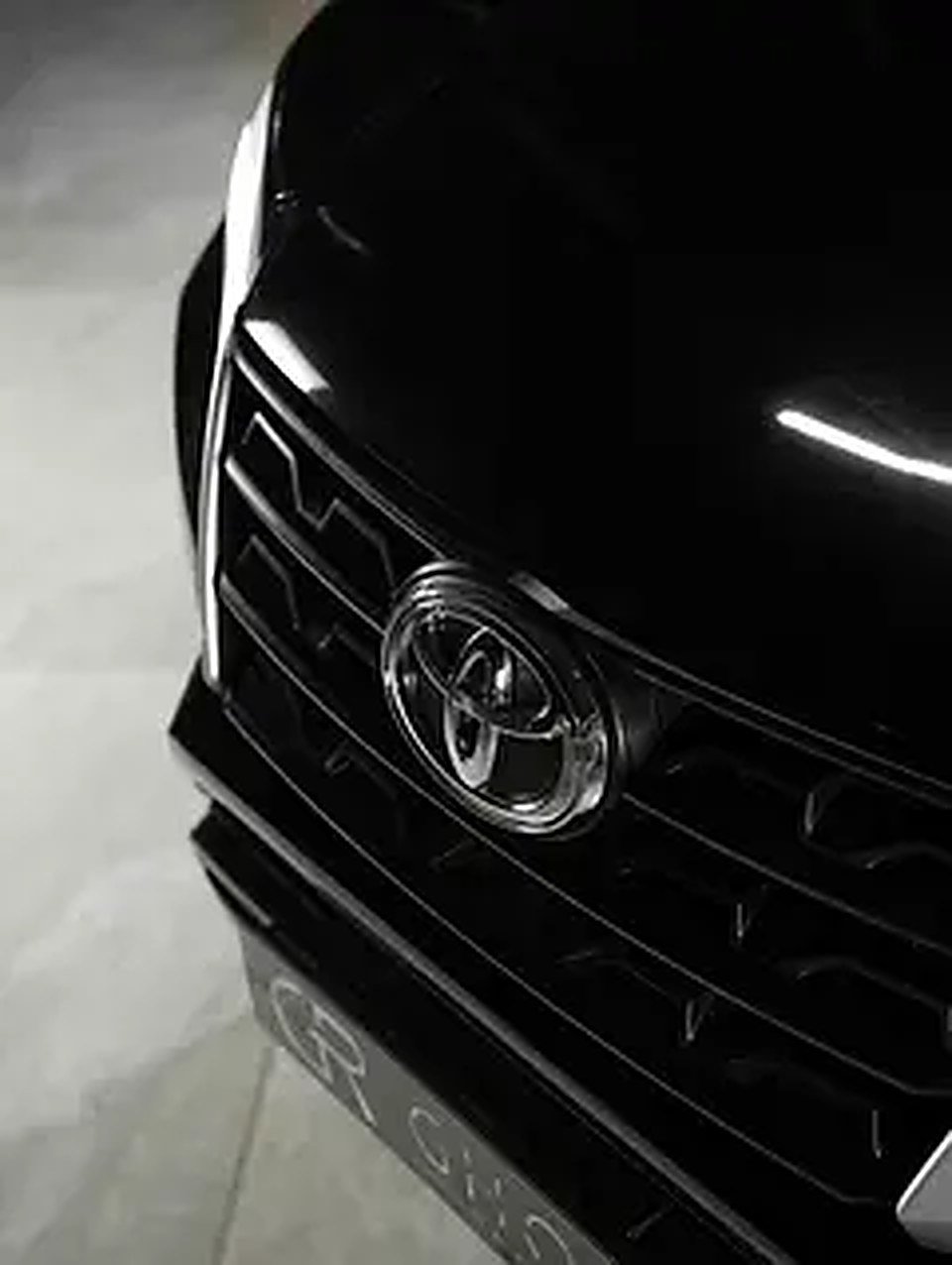 2024 Toyota Fortuner for Rent in Al Quoz Industrial Area 3 photo 4