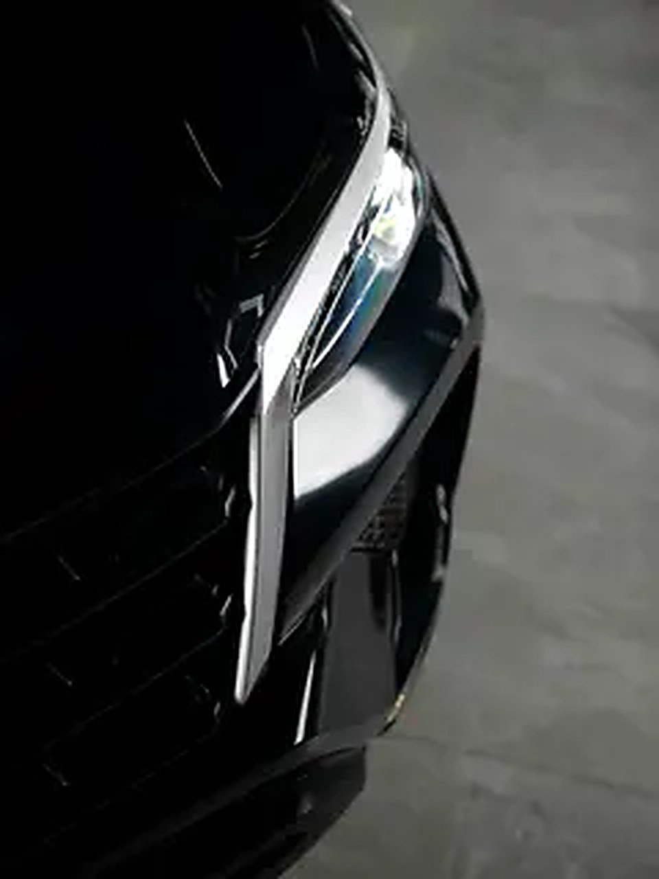 2024 Toyota Fortuner for Rent in Al Quoz Industrial Area 3 photo 5