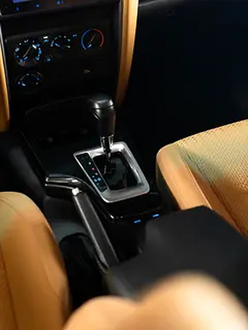 2024 Toyota Fortuner for Rent in Al Quoz Industrial Area 3 photo 6